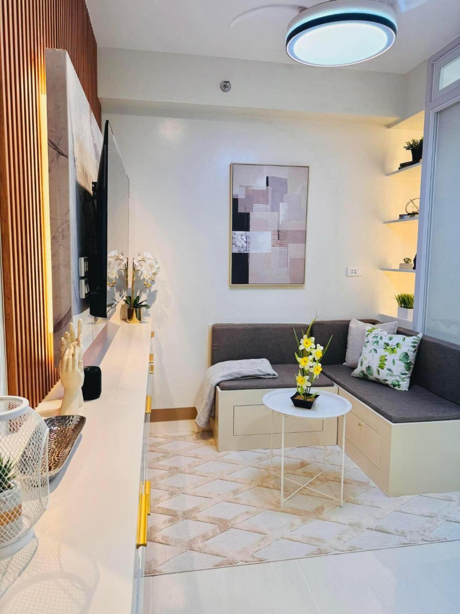 Rj Elite Escape 2Br Condo W Balcony Near Sm Iloilo Exterior photo