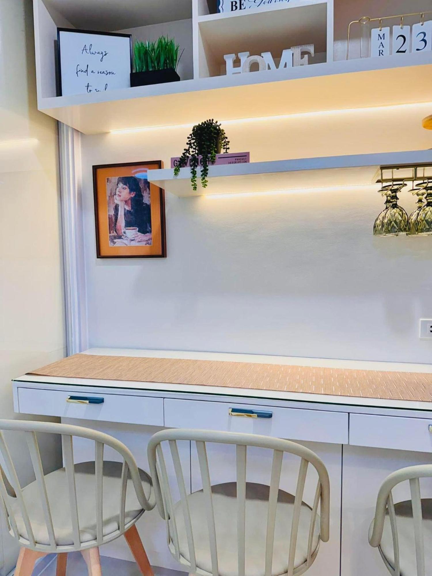 Rj Elite Escape 2Br Condo W Balcony Near Sm Iloilo Exterior photo